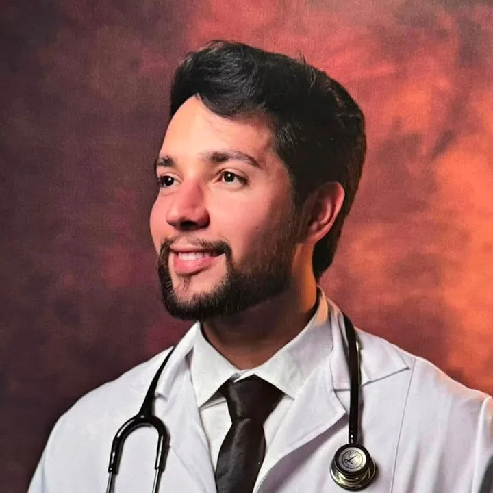 Médico formado na UASS-PJC